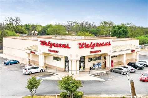 Walgreens on fredericksburg road and vance jackson - General Info Refill your prescriptions, shop health and beauty products, print photos and more at Walgreens. Pharmacy Hours: M-F 9am-1:30pm, 2pm-9pm, Sa-Su 9am-1:30pm, 2pm-5pm 